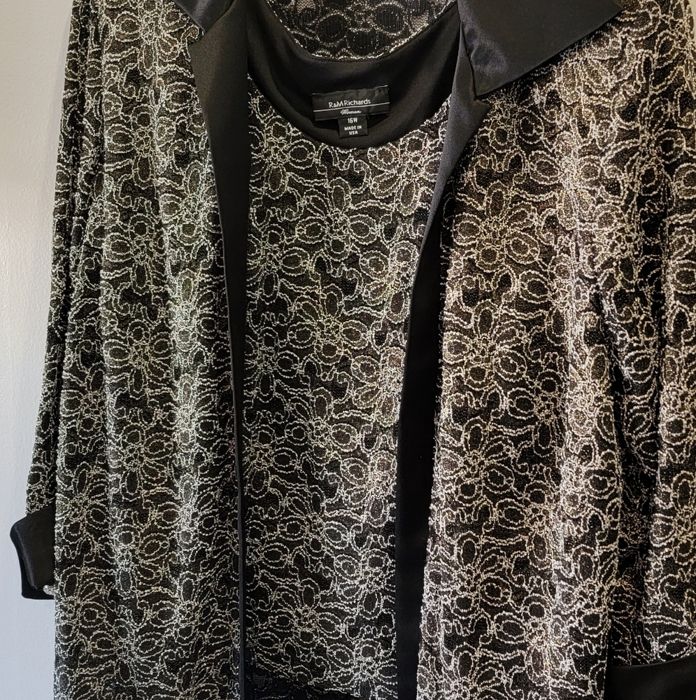 16 W R&M RICHARDS FORMAL TOP